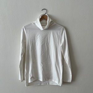 NWT Tradlands Women’s Monty Turtleneck in Birch / Off white